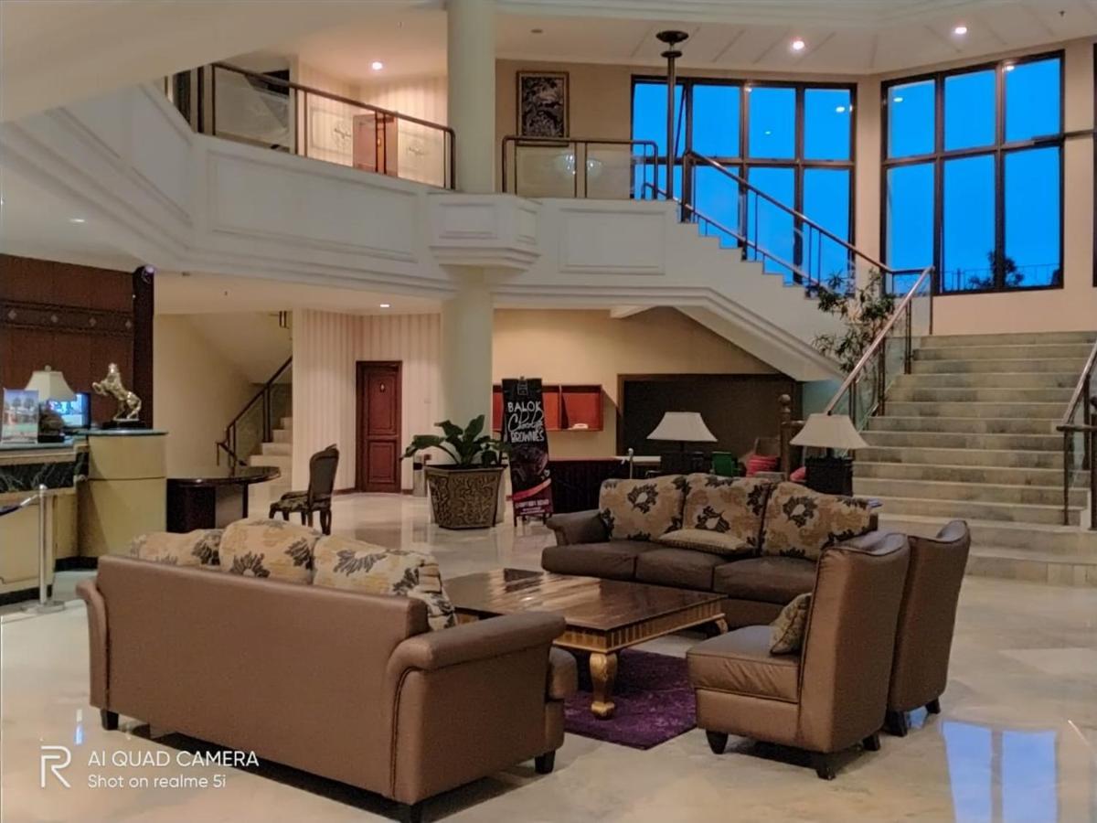 Yasmin Hotel Puncak Exterior photo