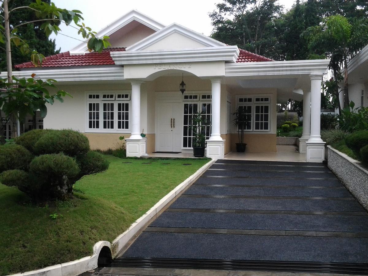 Yasmin Hotel Puncak Exterior photo